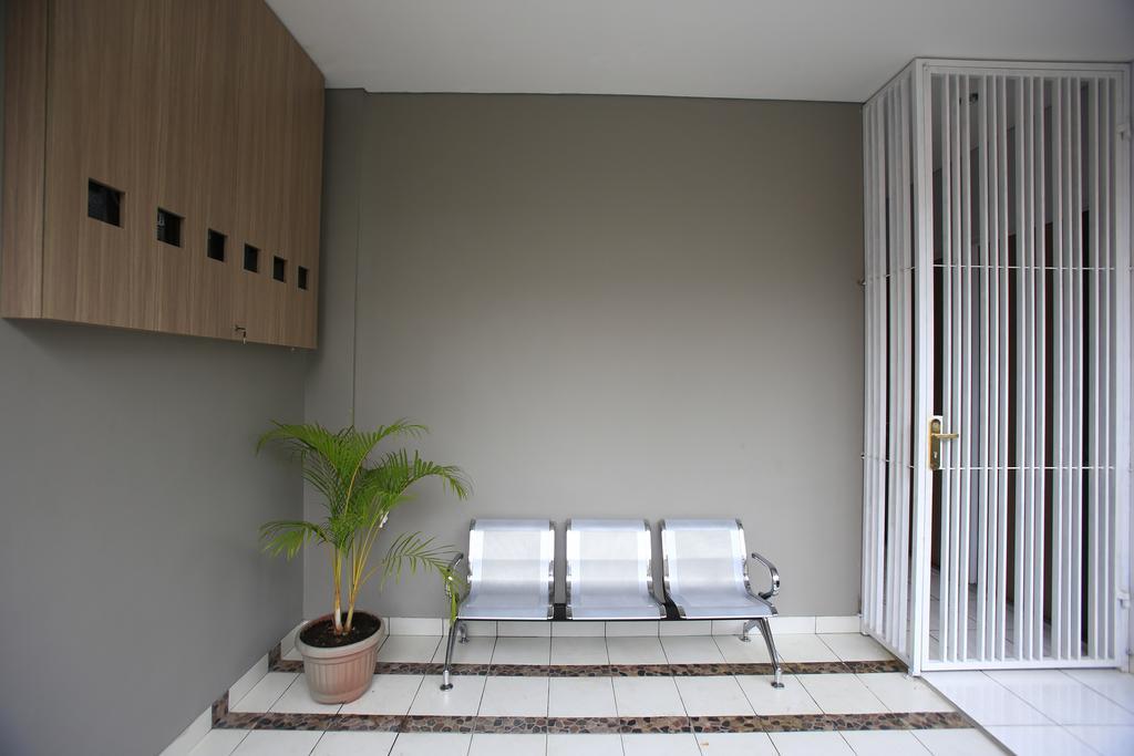Reddoorz @ Karet Pedurenan 2 Dżakarta Zewnętrze zdjęcie