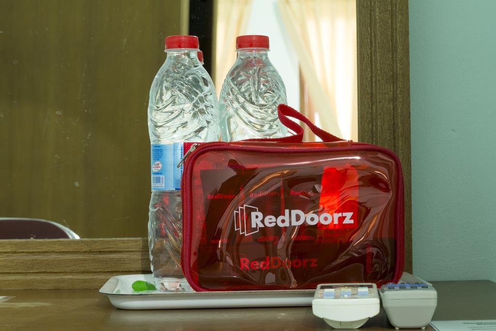 Reddoorz @ Karet Pedurenan 2 Dżakarta Zewnętrze zdjęcie