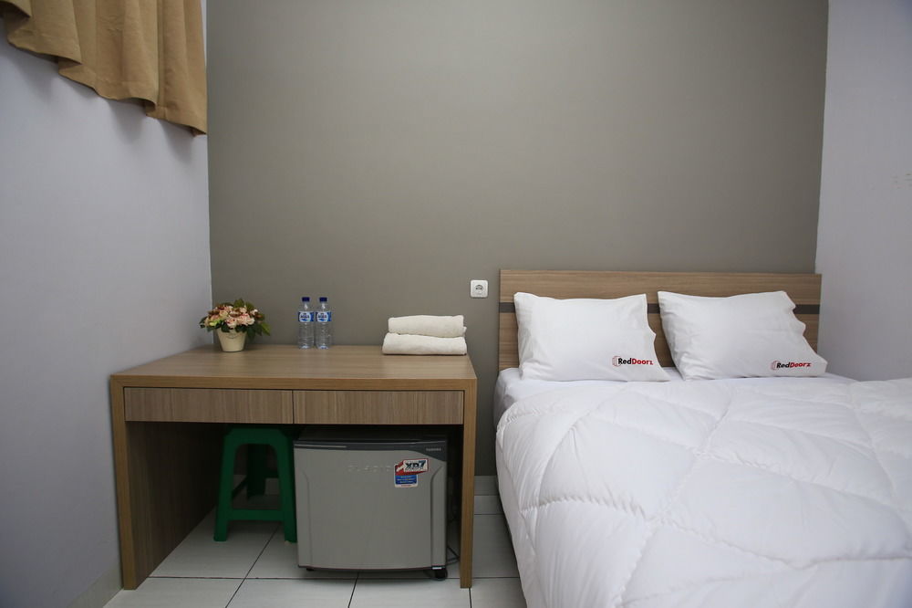 Reddoorz @ Karet Pedurenan 2 Dżakarta Zewnętrze zdjęcie