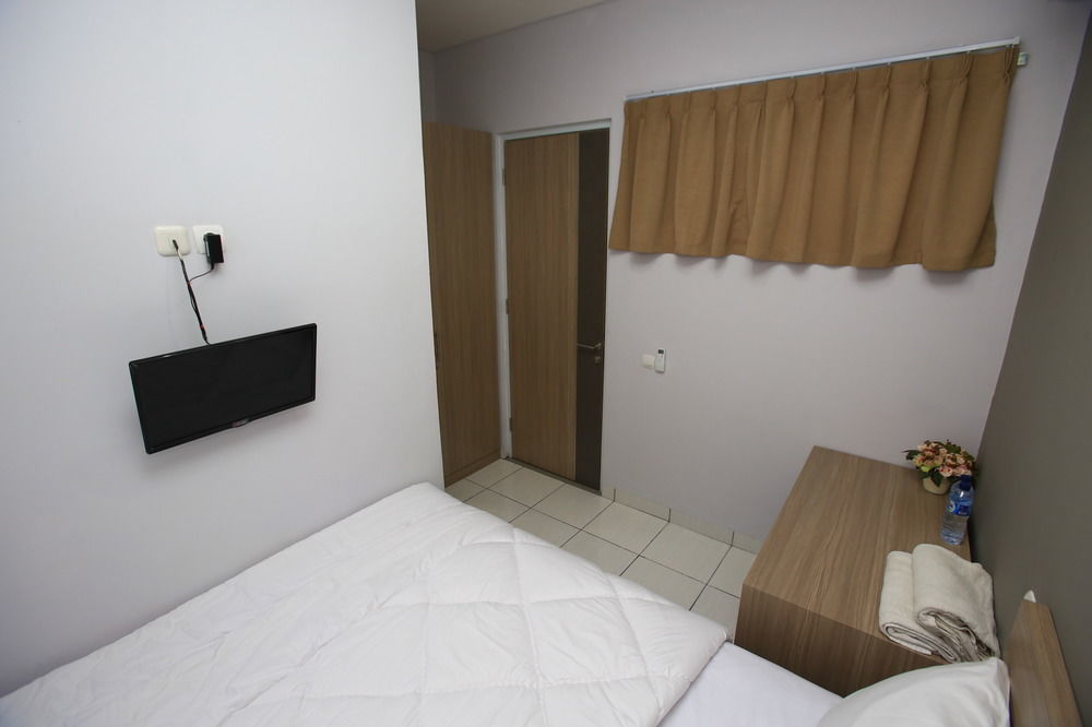 Reddoorz @ Karet Pedurenan 2 Dżakarta Zewnętrze zdjęcie