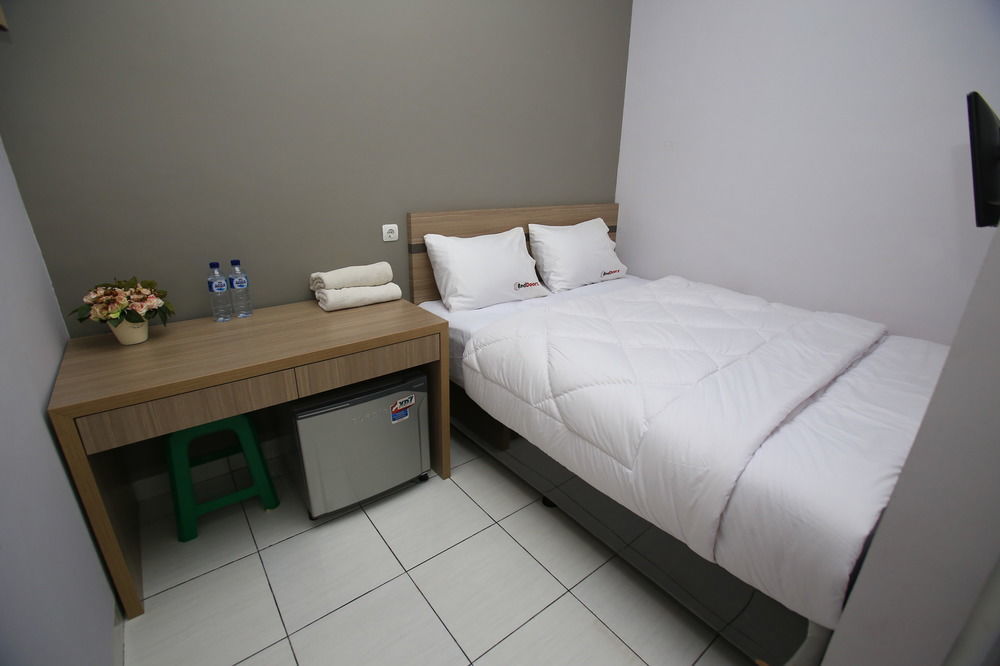 Reddoorz @ Karet Pedurenan 2 Dżakarta Zewnętrze zdjęcie